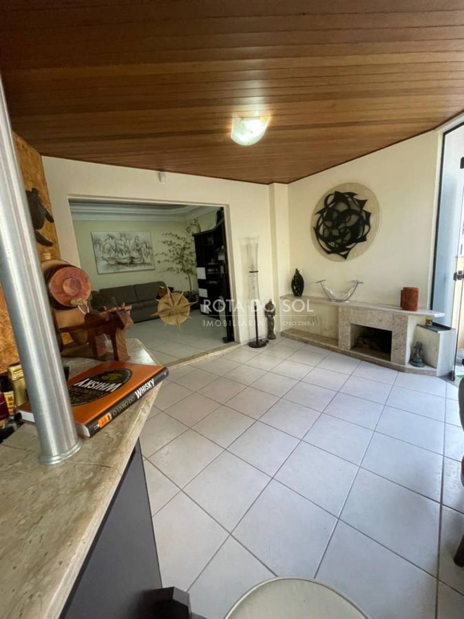 Cistal Mar Apartamento 3 Quartos e Terraço Privativo na Meia Praia