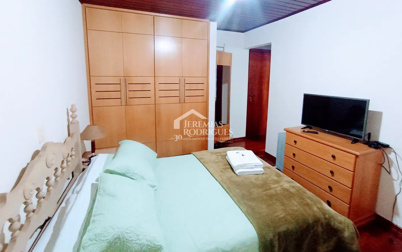 Apartamento para venda com 4 dormitórios no Edifício Solar Bela Vista em Campos do Jordão/SP