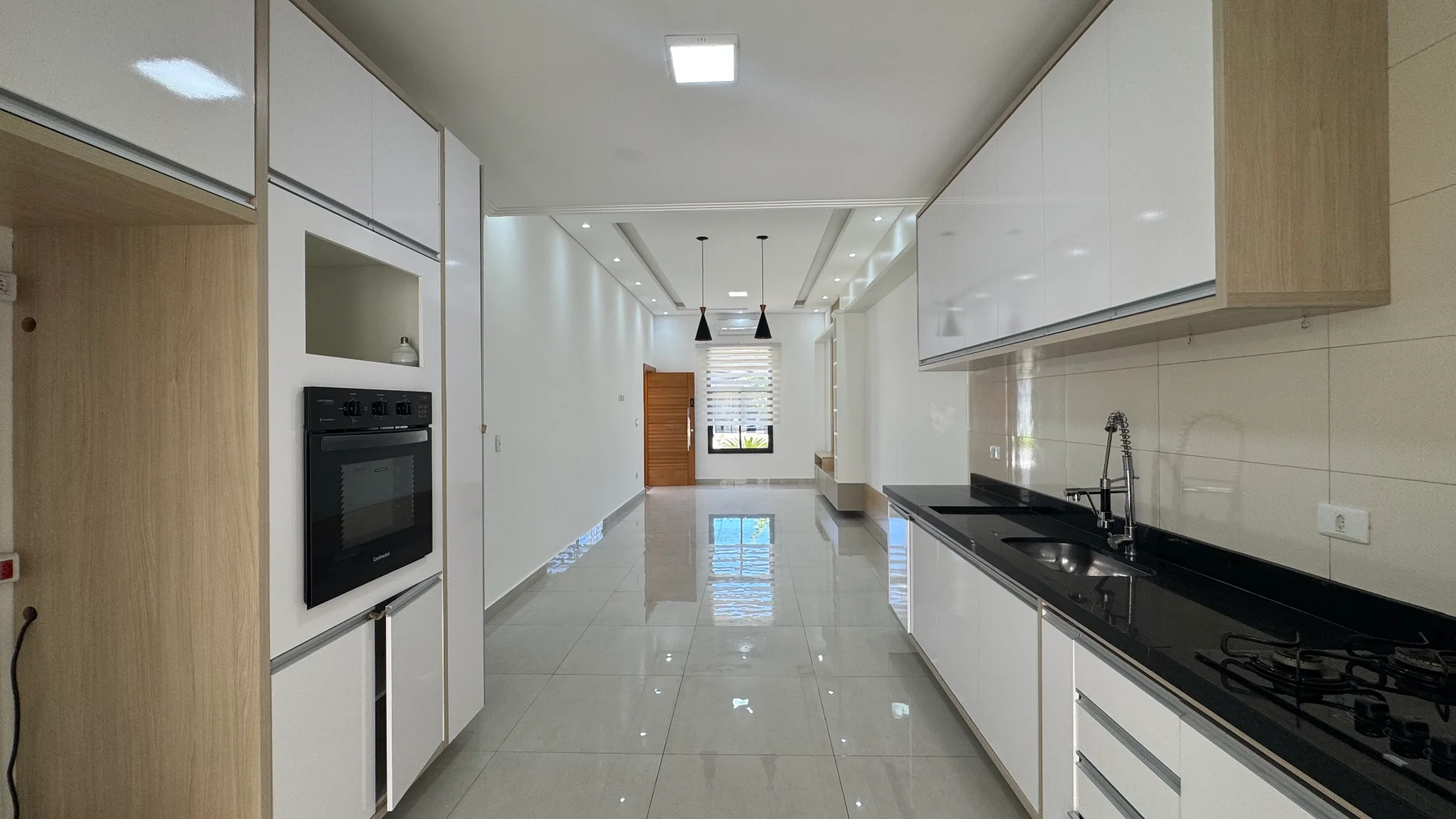 Casa à venda no Condomínio Village do Sol em Pindamonhangaba/SP. 