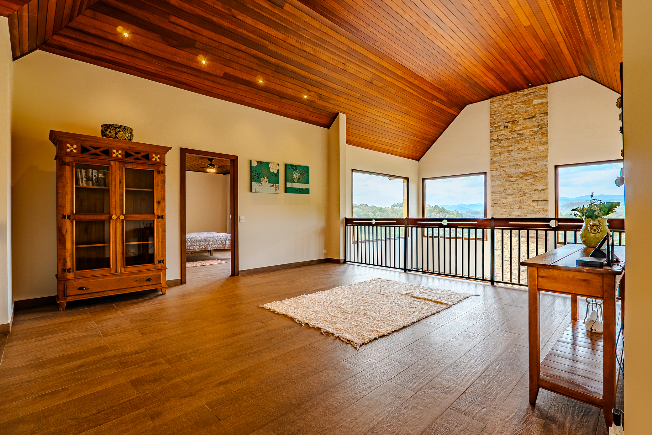 Casa à venda com com 5 suítes no Condomínio Country Club em Santo Antônio do Pinhal/SP. 