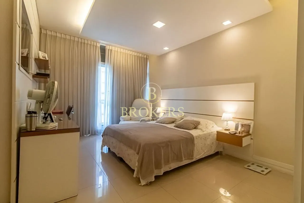 Apartamento à venda, Rua Miguel Lemos - Copacabana. Duplex modernizado, 3 quartos, sendo 1 suíte co
