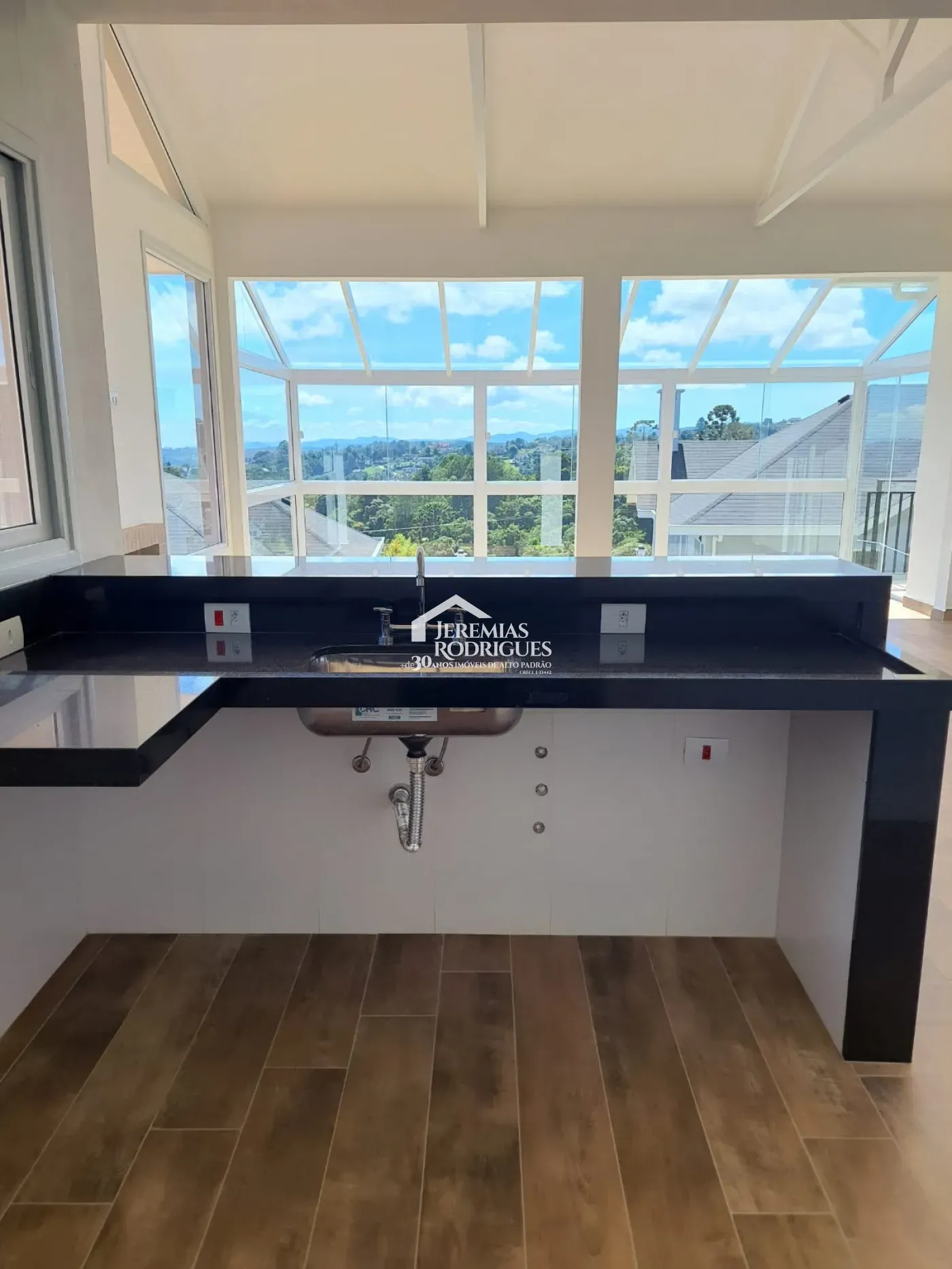Casa com 3 suítes, 176 m² - Condomínio Sorenberg - Campos do Jordão/SP