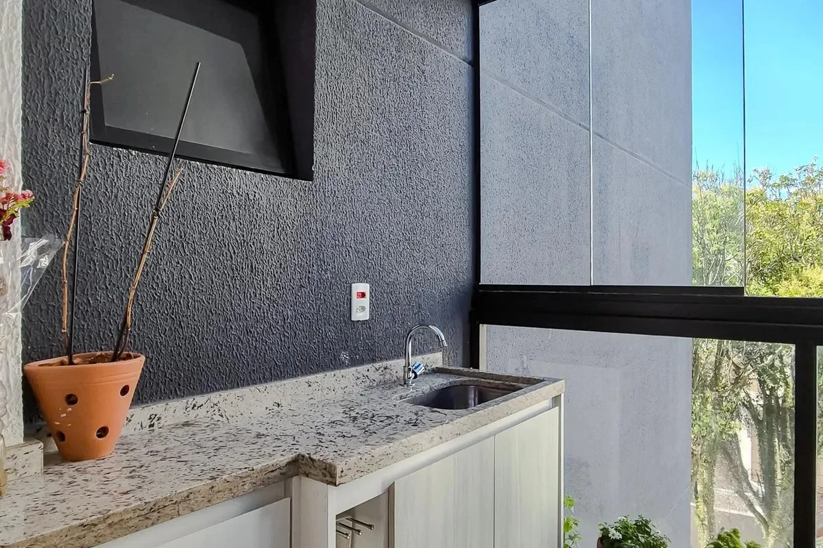 Oportunidade no Centro de SBC: Apartamento Moderno de 74m², 2 Suítes, Varanda Gourmet e 2 Vagas Livres – Abaixo do Valor de Avaliação!