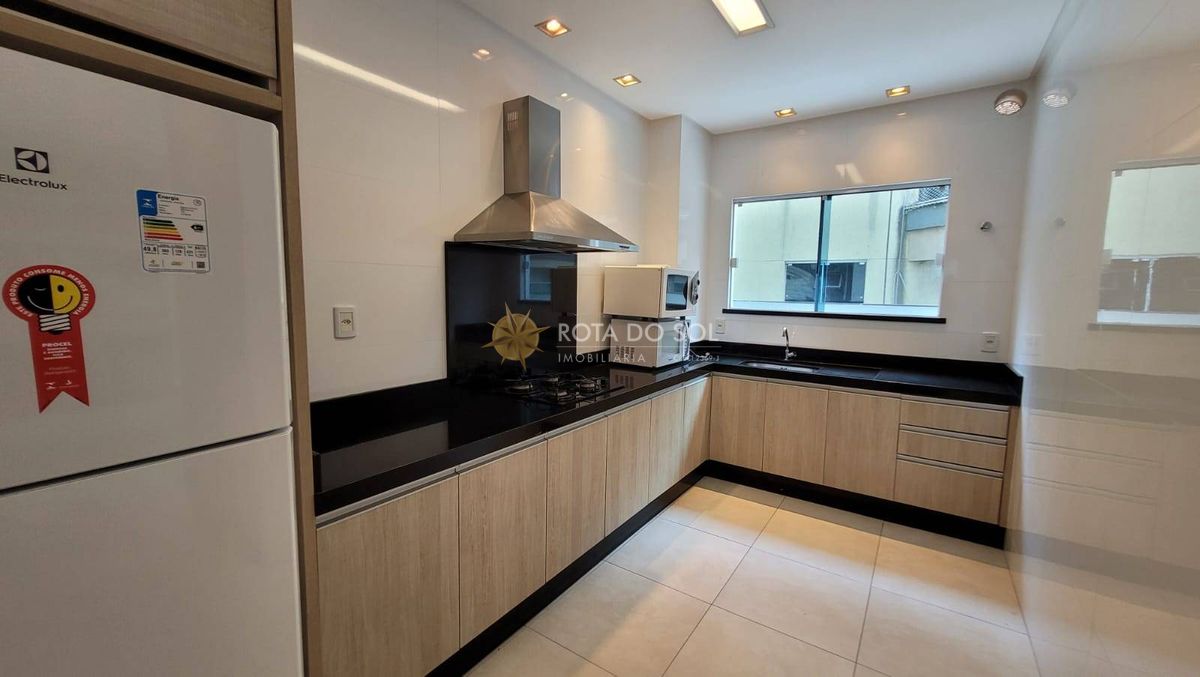 Residecial Embaixador Apartamento 3 Suítes e 2 Vagas em Meia Praia Itapema SC