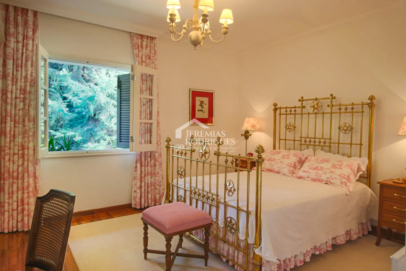 Sobrado com 6 suítes, 615 m² - Vila Inglesa - Campos do Jordão/SP.