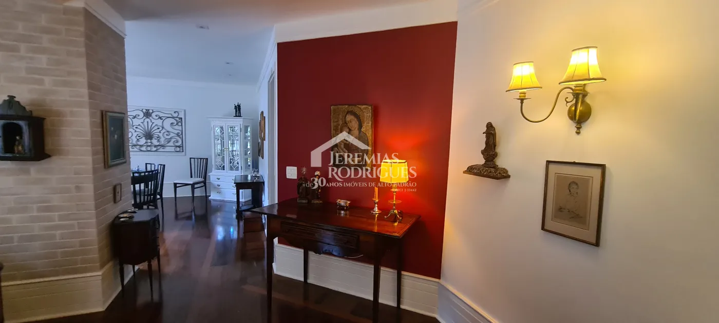 Apartamento à venda com 4 suítes no Edifício Evergreen em Campos do Jordão/SP