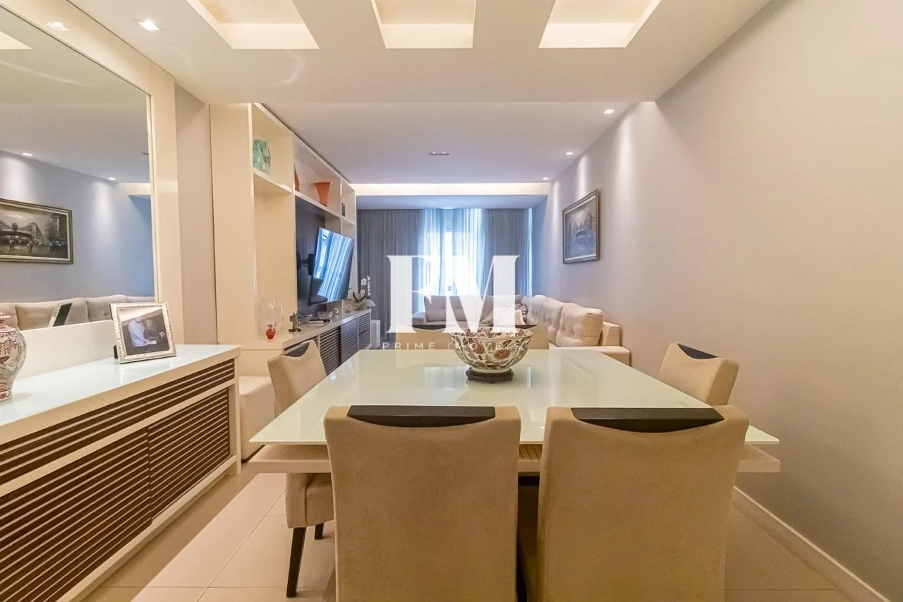 Copacabana! Magnífico Duplex Reformado de 156m² com 2 Vagas na Rua Miguel Lemos