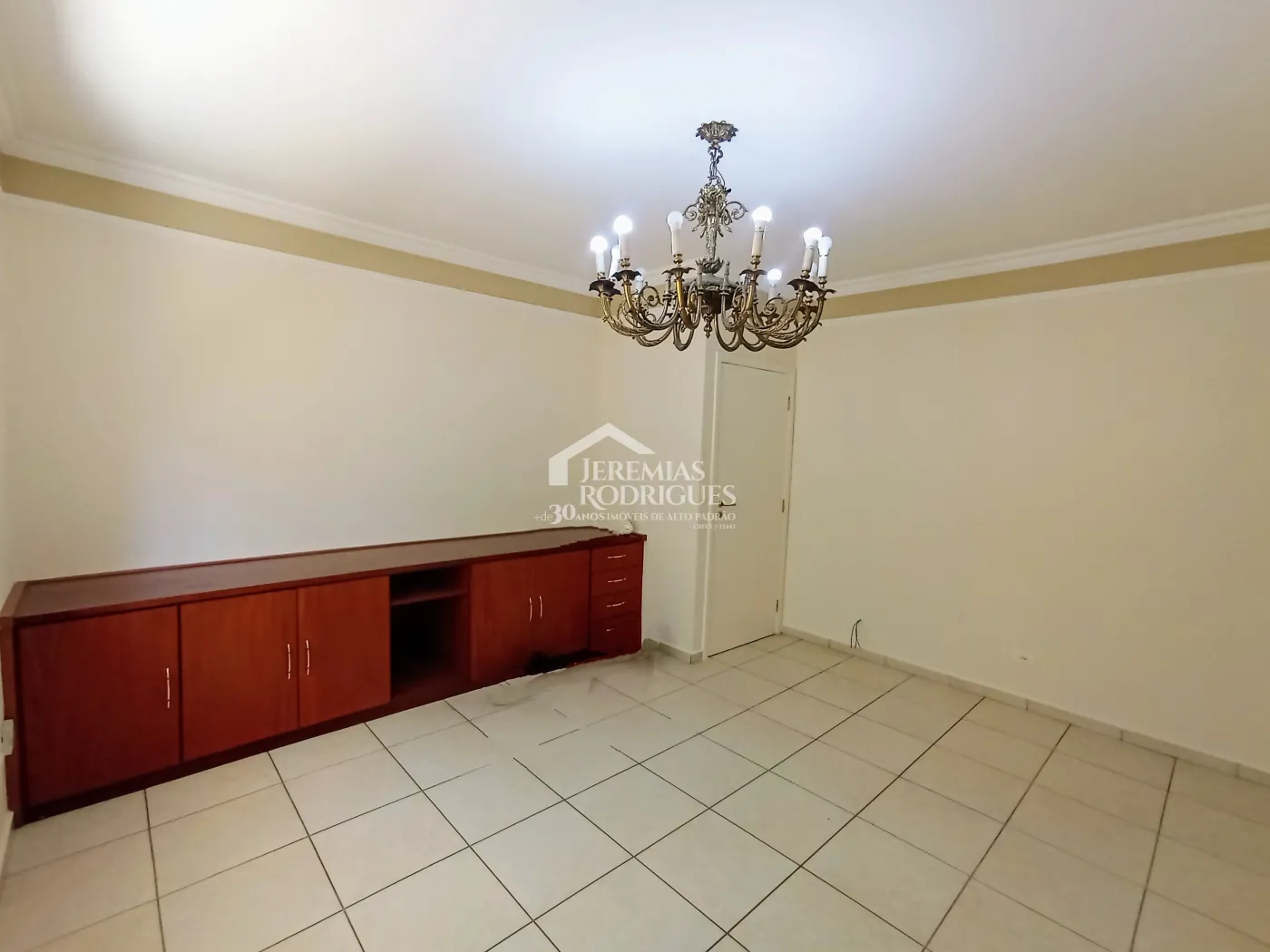 Casa para locação com 4 dormitórios no Condomínio Taubaté Village em Taubaté/SP.