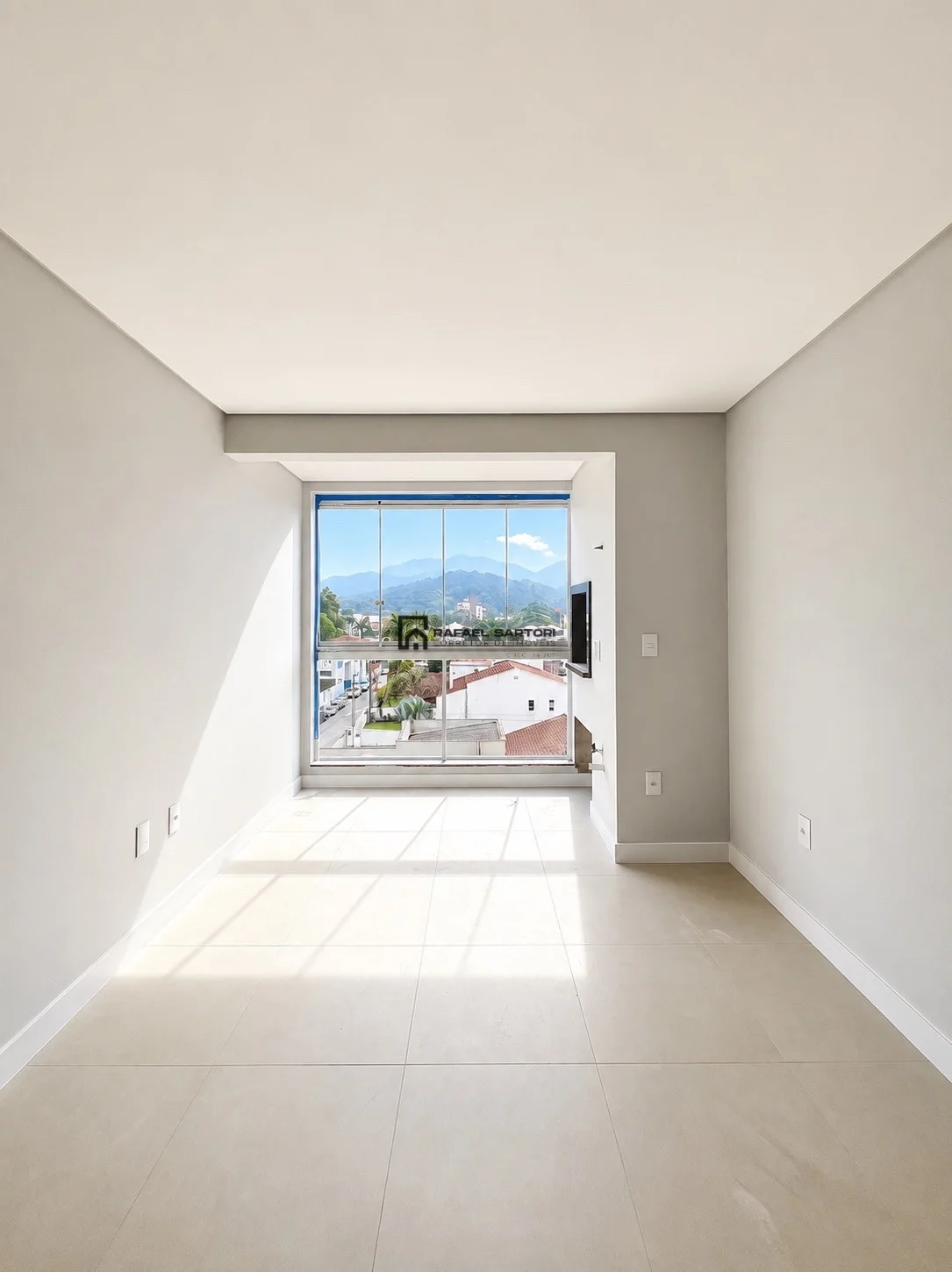 APARTAMENTO COM 03 QUARTOS NO CENTRO
