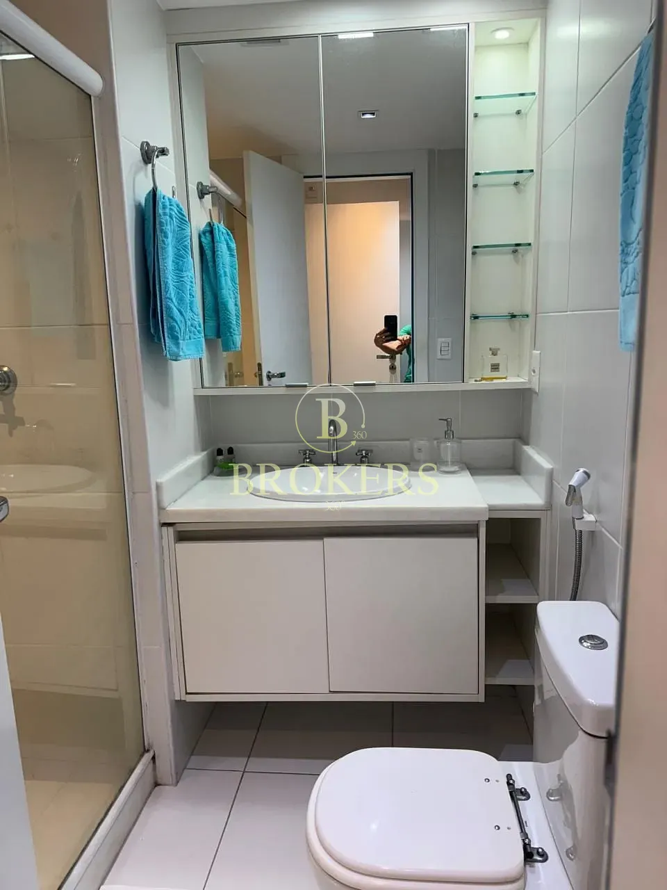 Apartamento a venda. Ipanema na quadra da praia! 2 quartos (1 suíte), varanda com vista mar, vaga,
