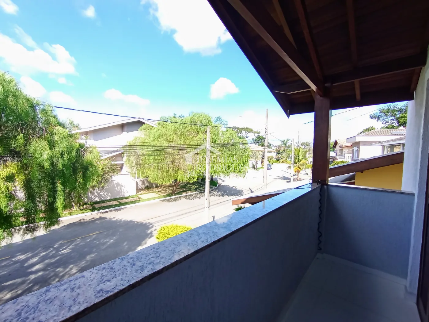 Casa à venda com 3 dormitórios no Condomínio Campos do Conde I em Tremembé/SP.