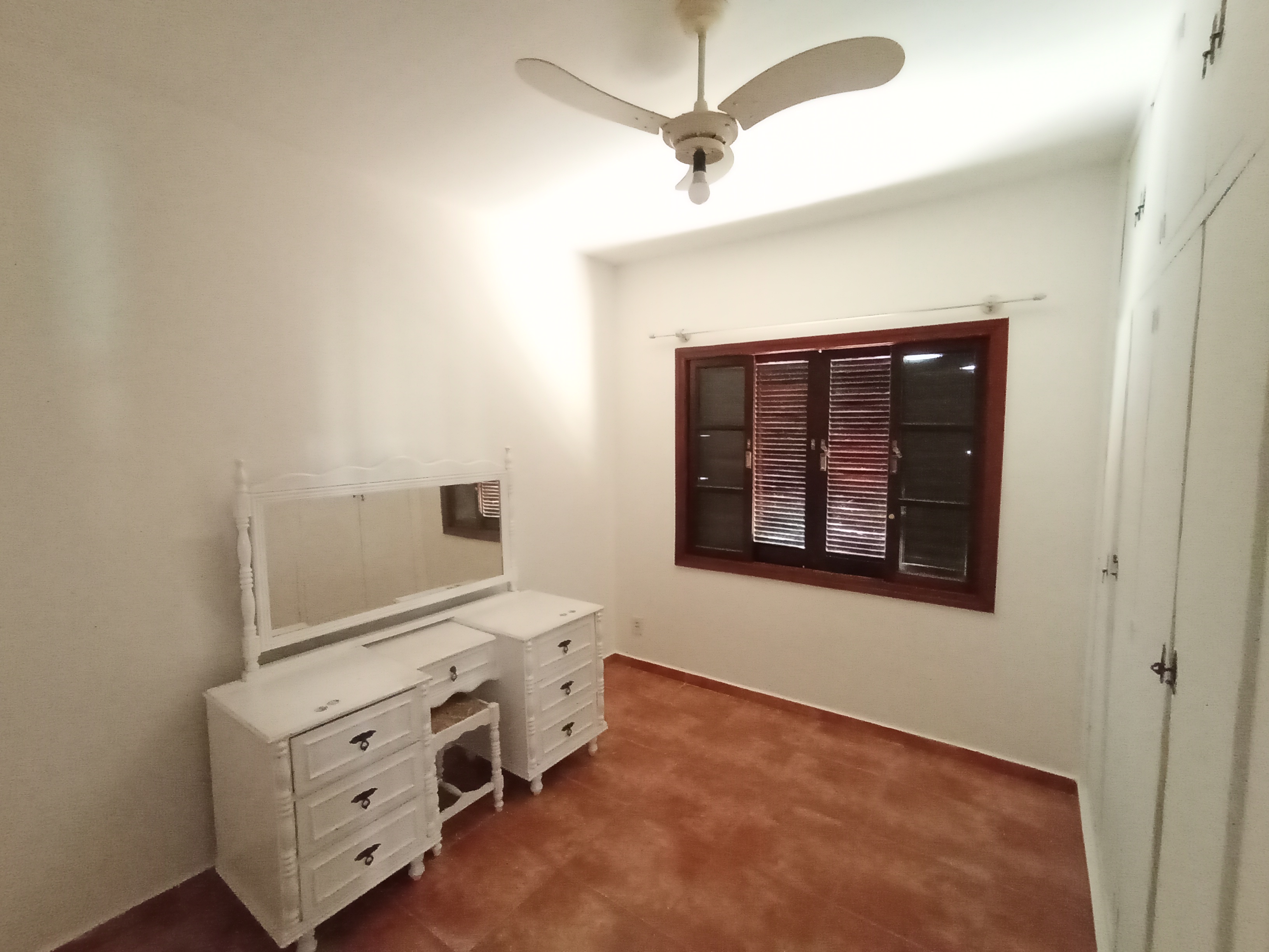 Chácara para venda e locação com 3 dormitórios no bairro Santana em Pindamonhangaba/SP.