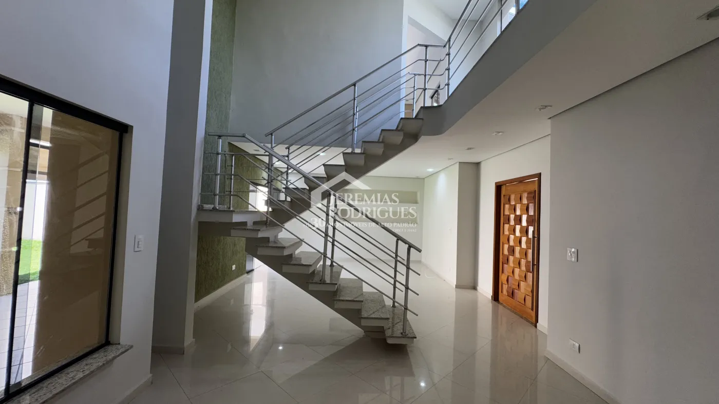 Casa para venda e locação com 4 dormitórios no Condomínio Real Ville I em Pindamonhangaba/SP.