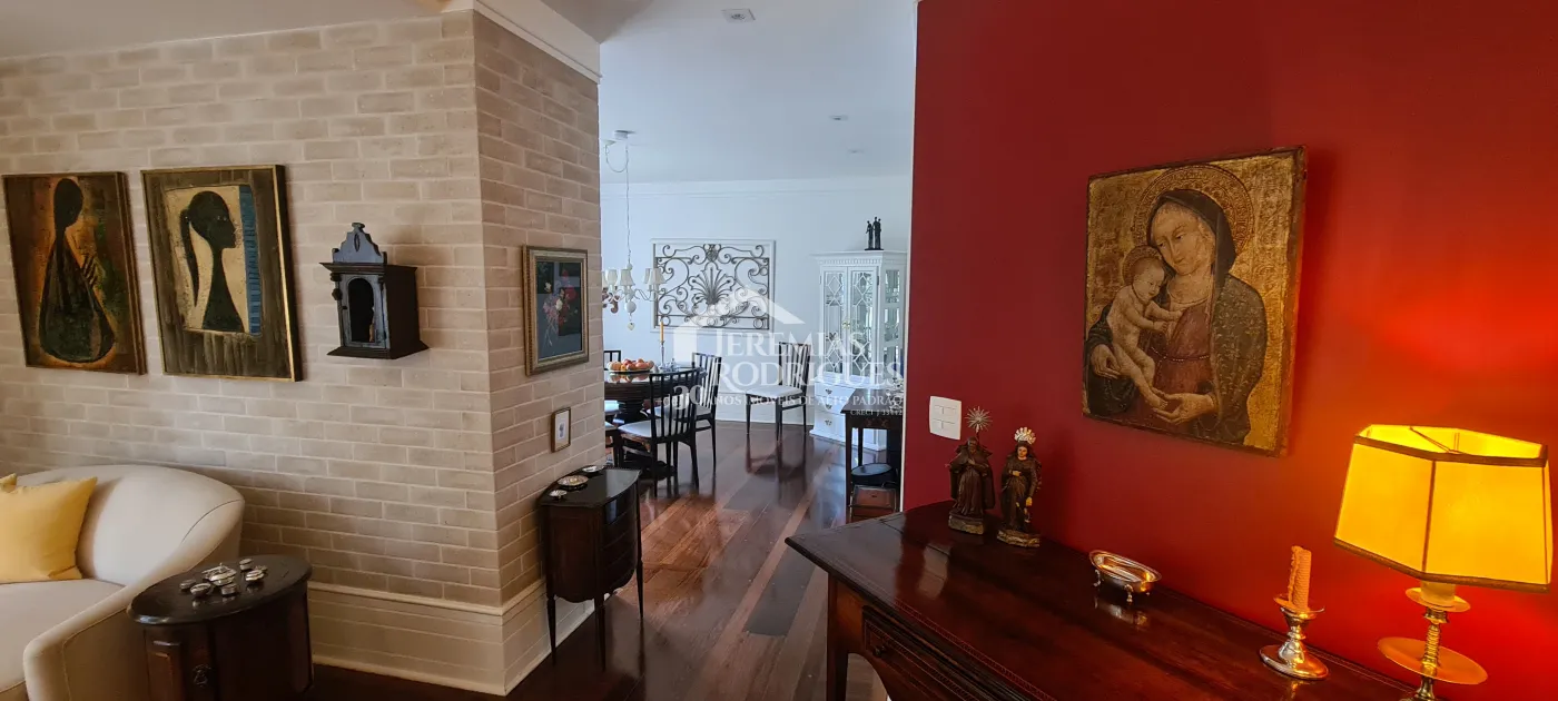 Apartamento à venda com 4 suítes no Edifício Evergreen em Campos do Jordão/SP