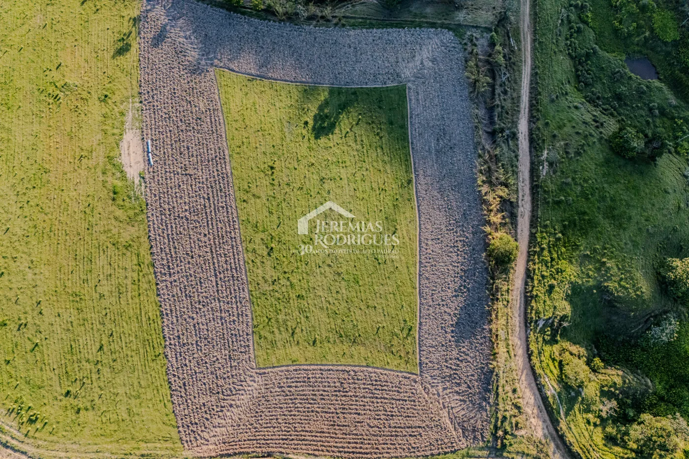 Fazenda à venda com 919,6 hectares em Cachoeira Paulista/SP.