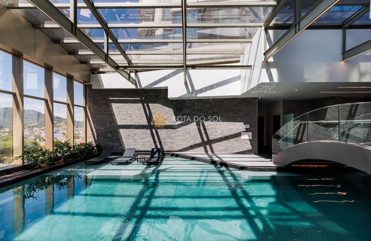 Yachthouse Apartamento Alto Padrão 4 Suítes no Centro de Balneário Camboriú SC