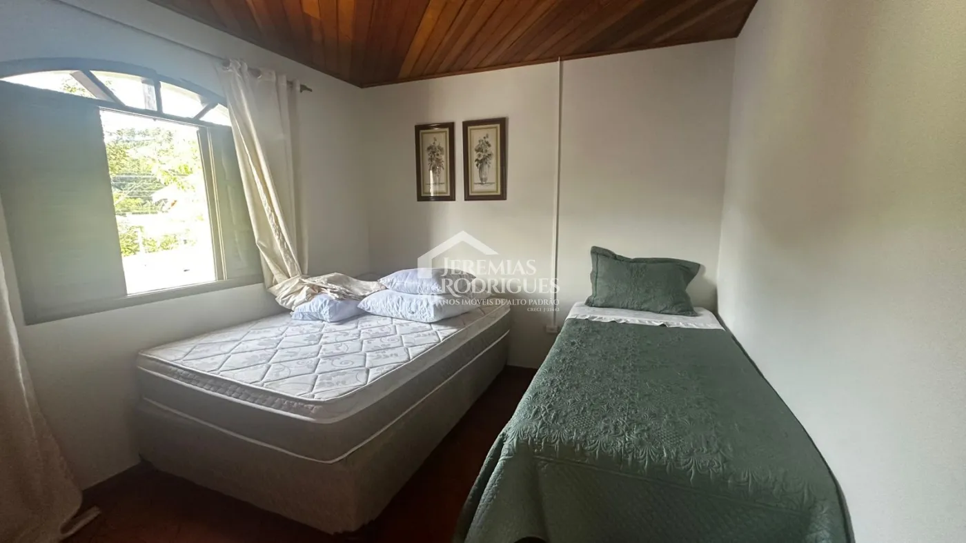 Casa para venda com 3 suítes no bairro Vila Ondina em Campos do Jordão/SP