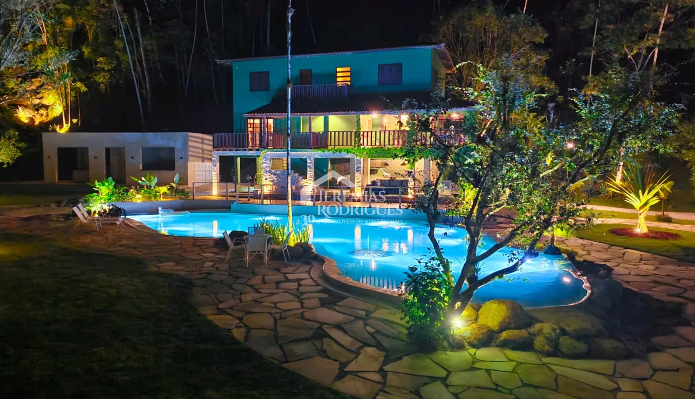 Casa com 3 dormitórios, 350 m² - Ubatumirim - Ubatuba/SP