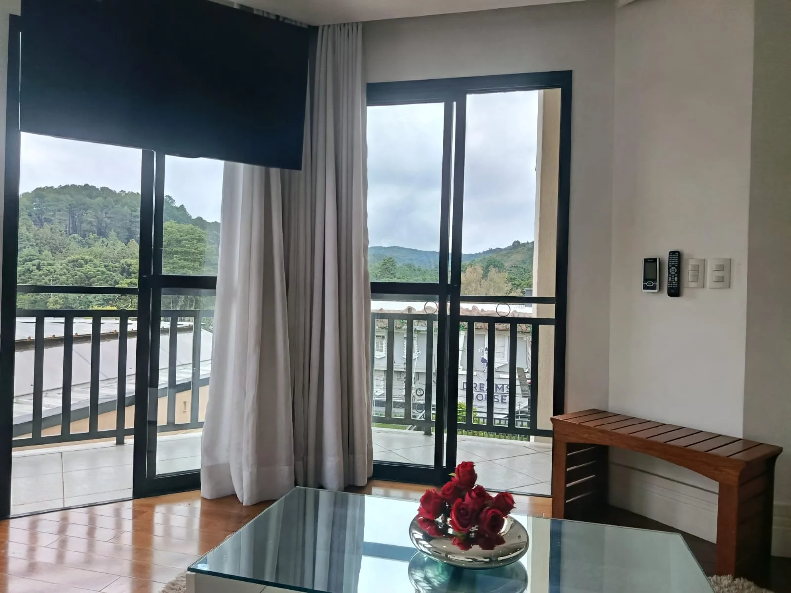 Apartamento à venda com 3 suítes, 128m² no Condomínio Ville de Vie em Campos do Jordão/SP