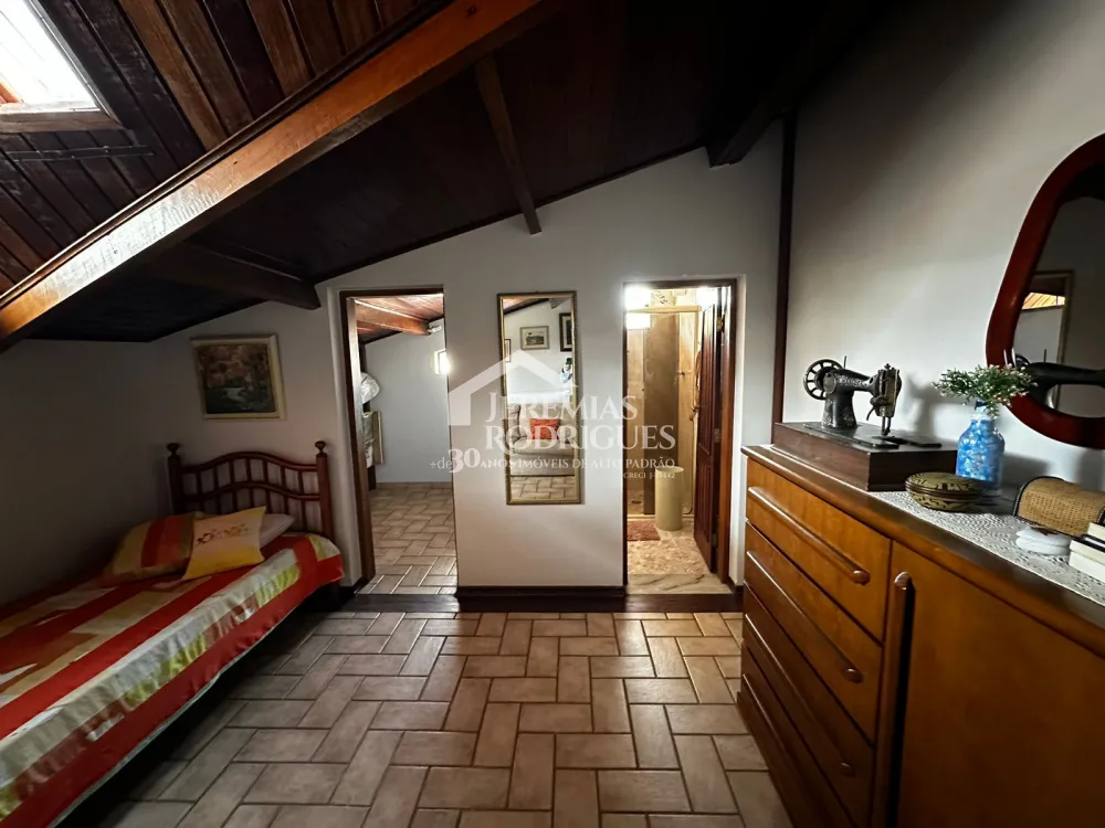 Casa à venda com 6 dormitórios no bairro Jardim das Nações em Taubaté/SP.