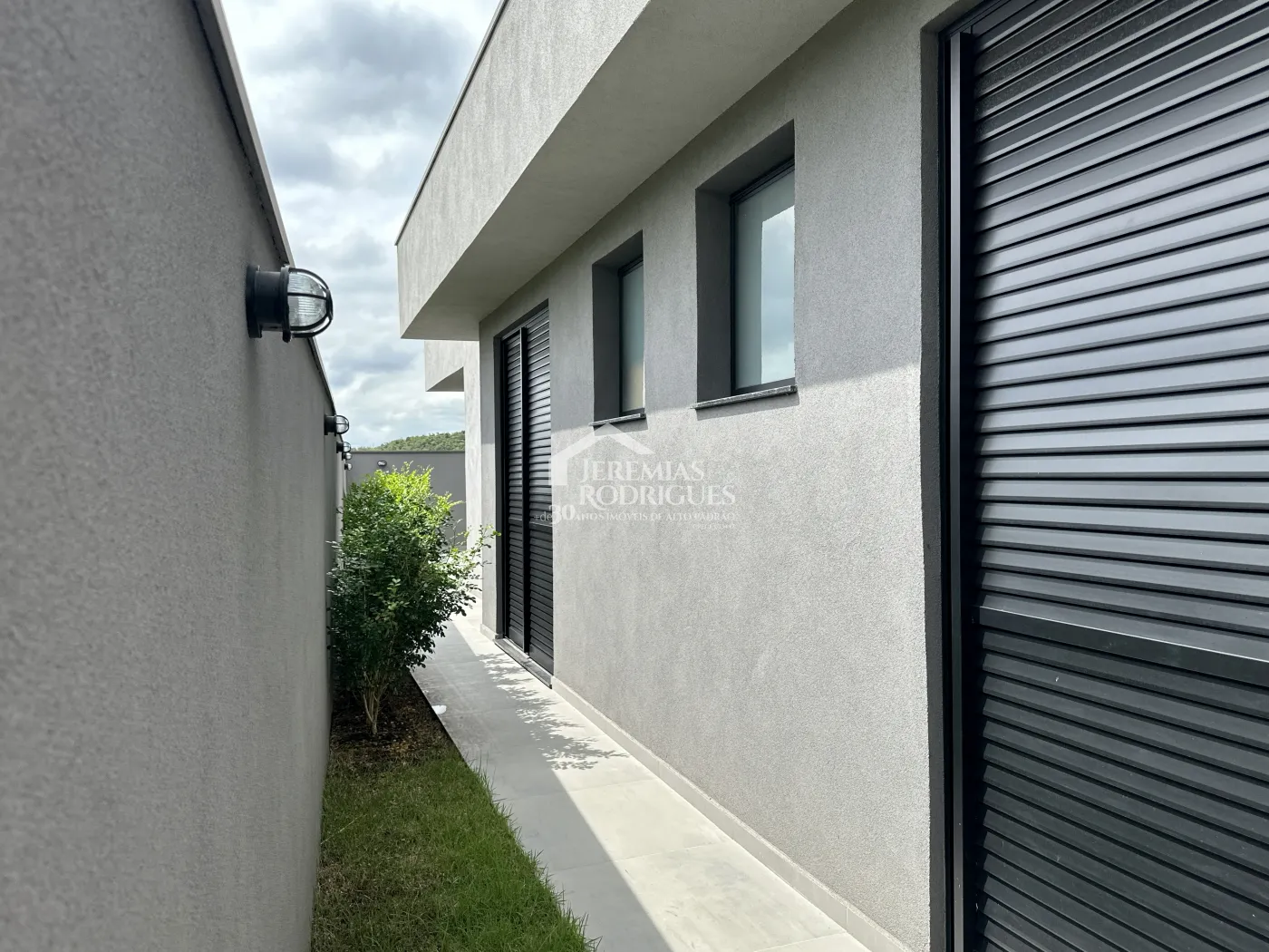 Casa para venda e locação com 3 suítes no Condomínio Cyrela Landscape em Taubaté/SP.