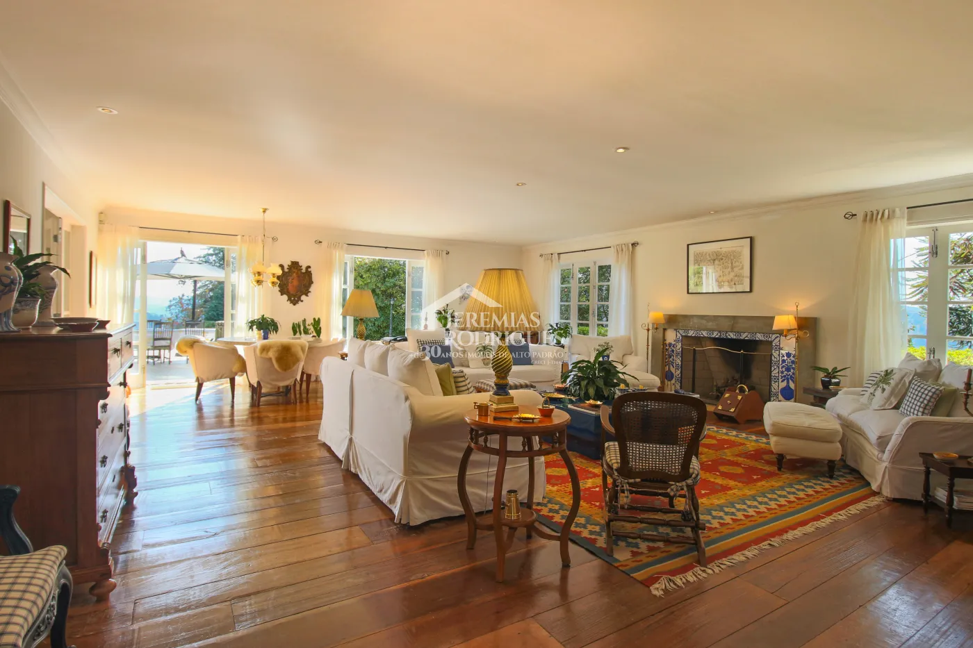 Sobrado com 6 suítes, 615 m² - Vila Inglesa - Campos do Jordão/SP.