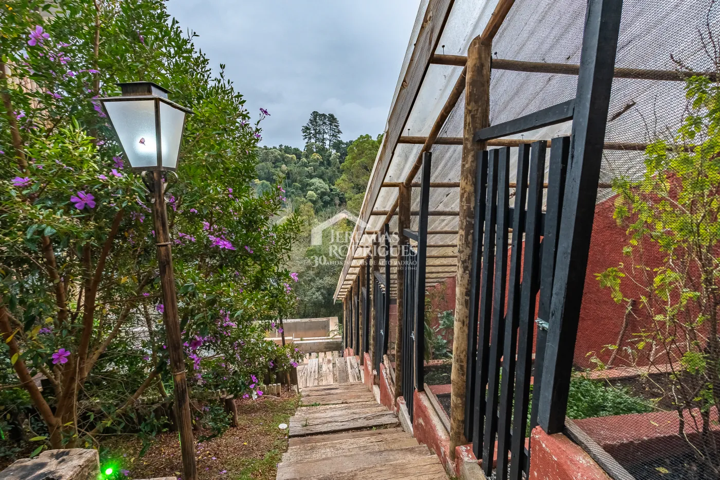 Casa com 5 suítes, 950 m² - Alto do Capivari - Campos do Jordão/SP