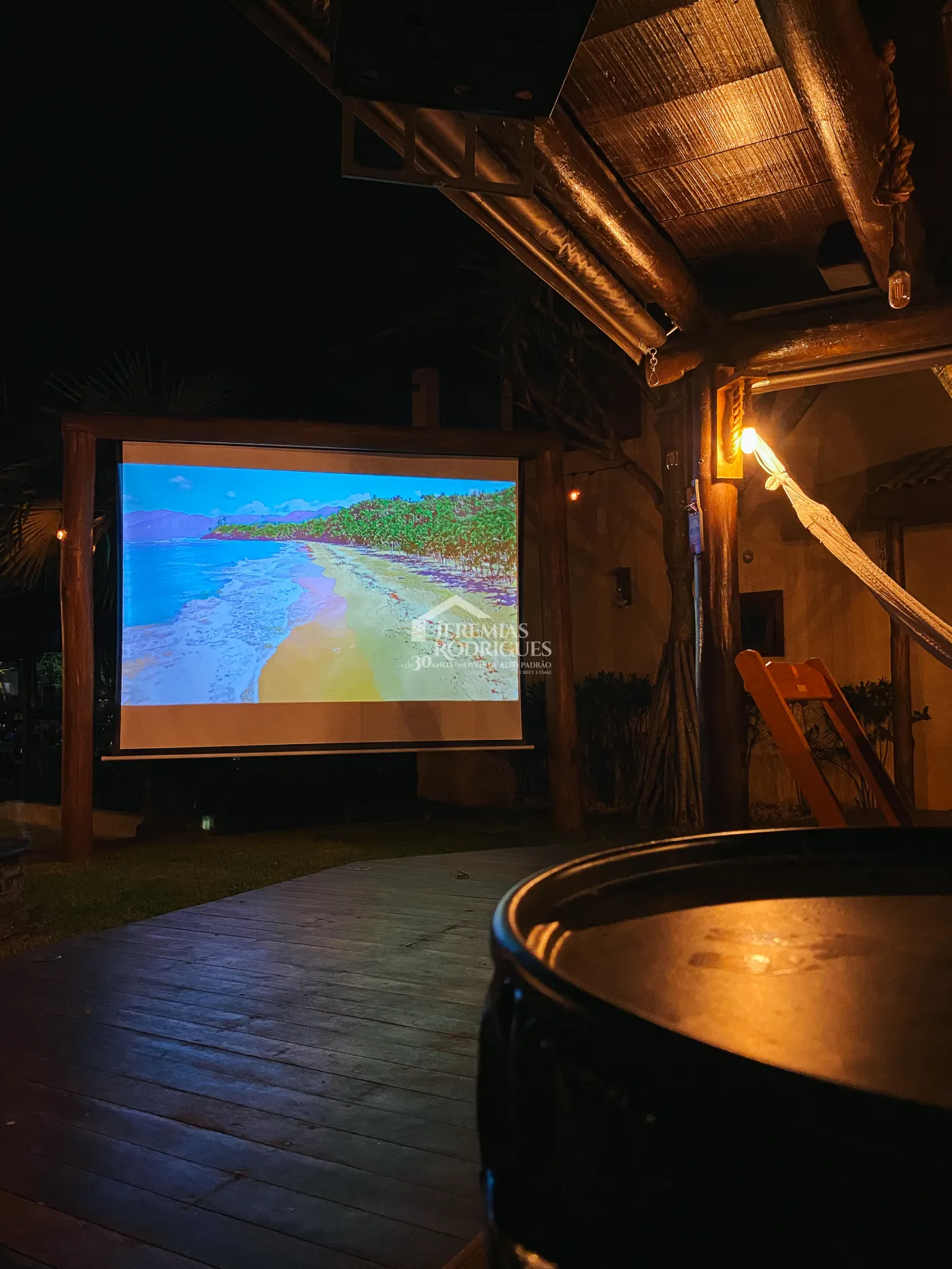 Casa para venda e locação com 5 dormitórios no Condomínio Taubaté Village em Taubaté/SP.
