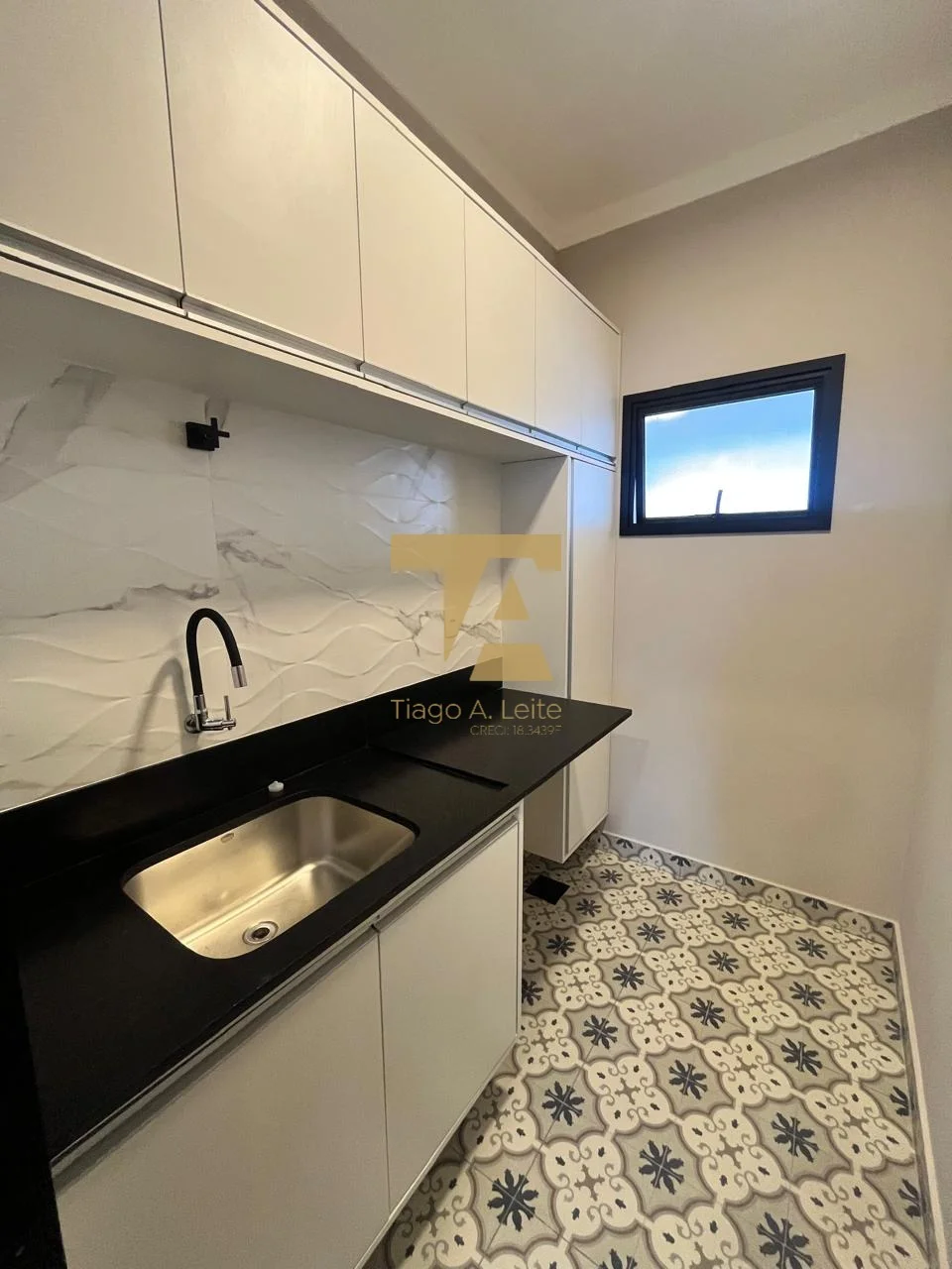 Casa Térrea à Venda no Condomínio Pérola do Vale Tremembé – 3 Suítes, Piscina e Alto Padrão no Vale do Paraíba