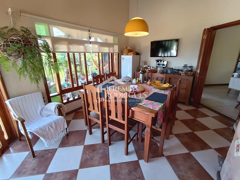 Casa com 4 dormitórios, 277 m² - Santo Antônio do Pinhal/SP