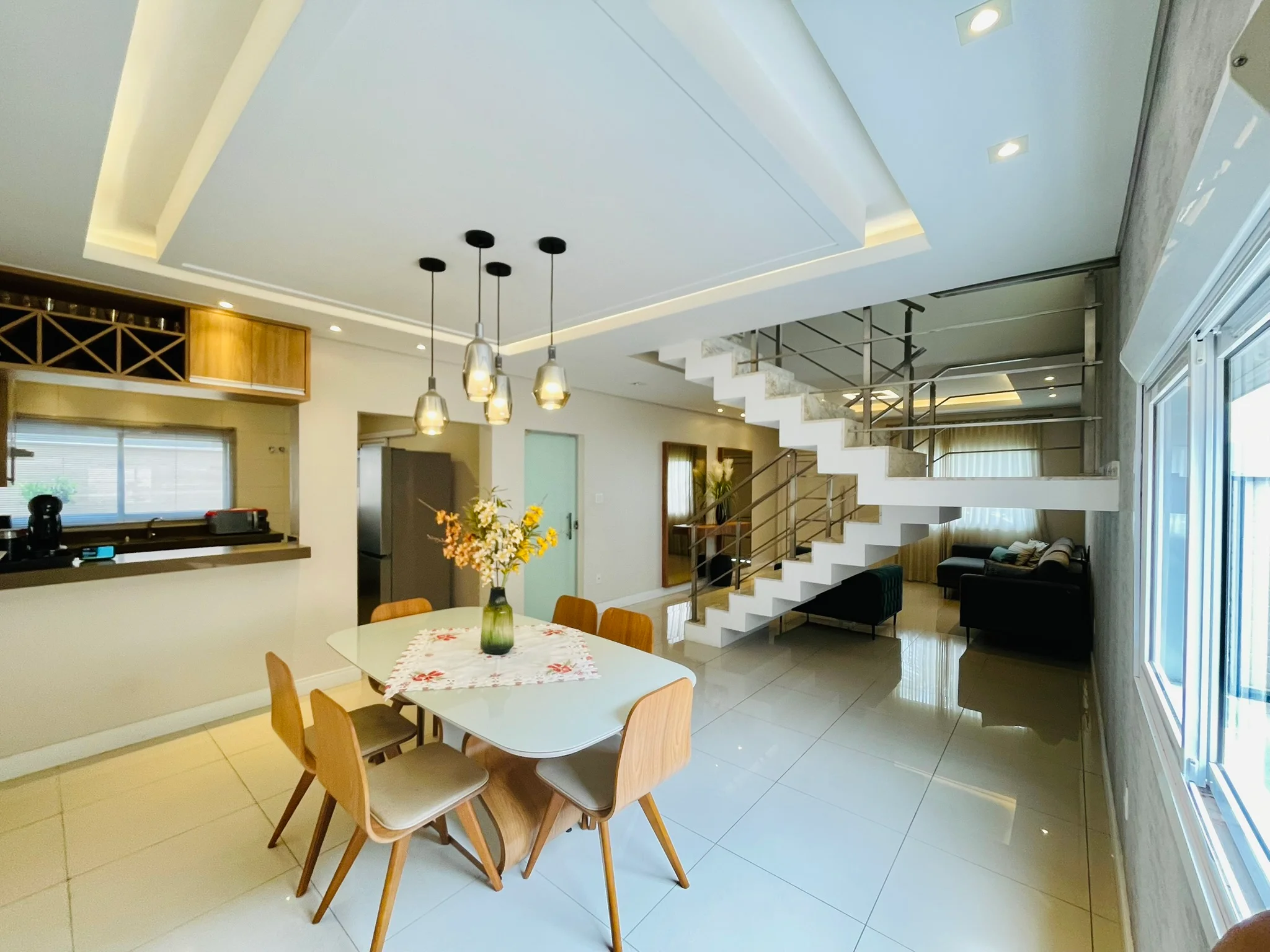 Casa à venda com 3 dormitórios no Condomínio Parque das Araucárias em Tremembé/SP. 