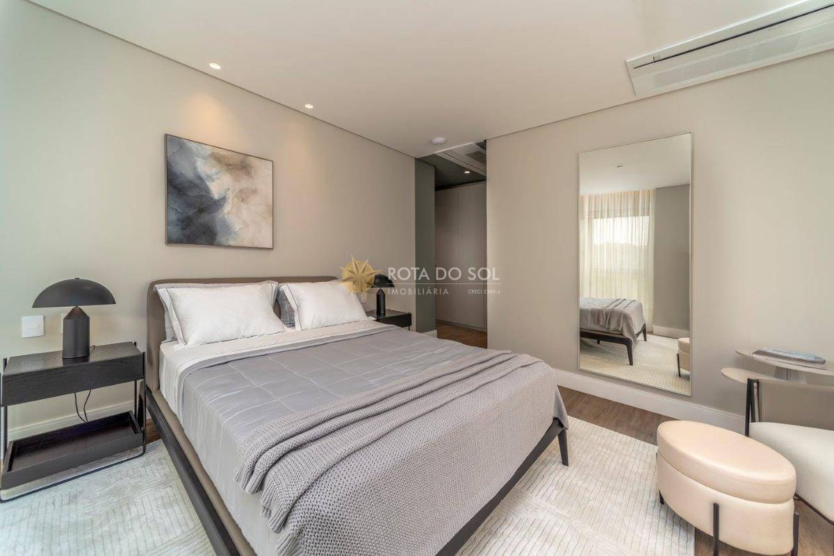 Yachthouse Apartamento Alto Padrão 4 Suítes no Centro de Balneário Camboriú SC