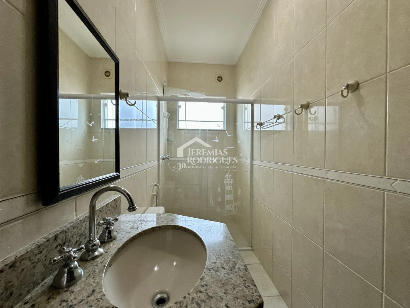 Casa comercial com 320 m² - Chácara Guizard - Taubaté/SP.
