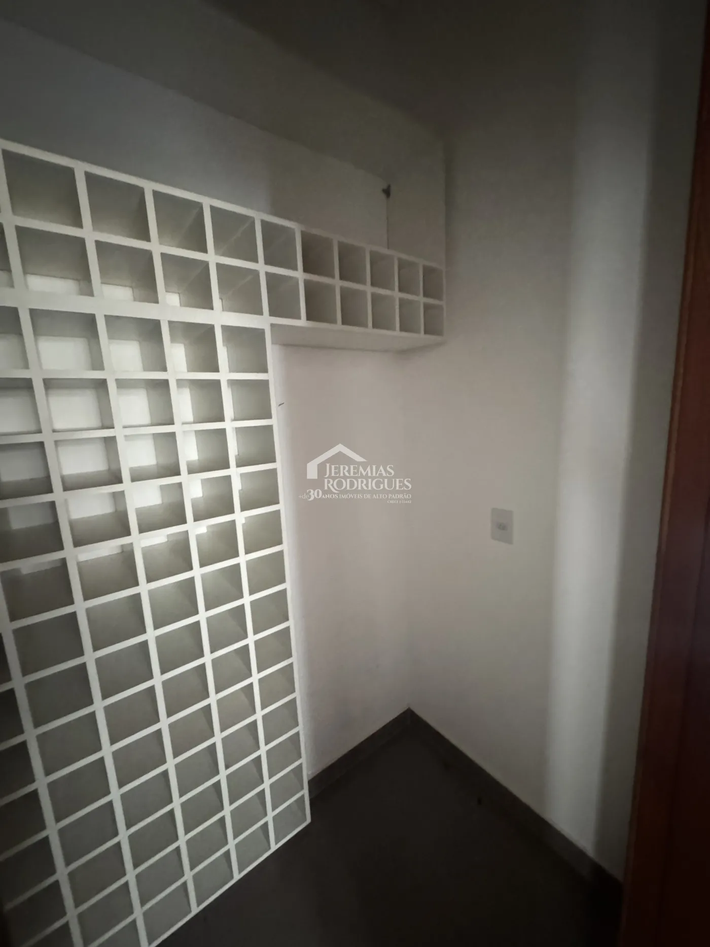Casa para venda e locação com 4 suítes no Condomínio Village Splendore em Pindamonhangaba/SP.