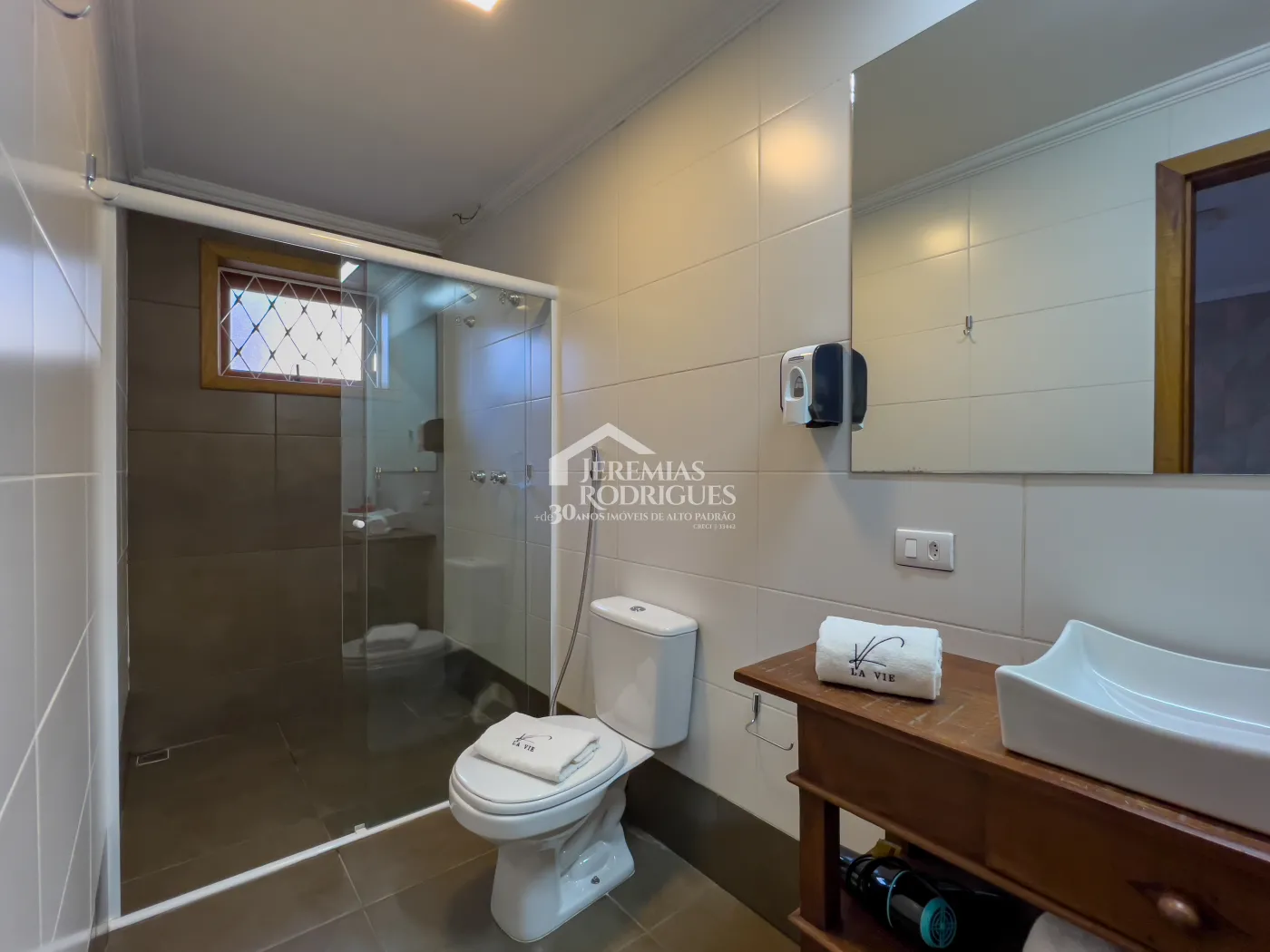 Pousada com 10 suítes, 518 m² - Recanto das Araucárias - Campos do Jordão/SP.