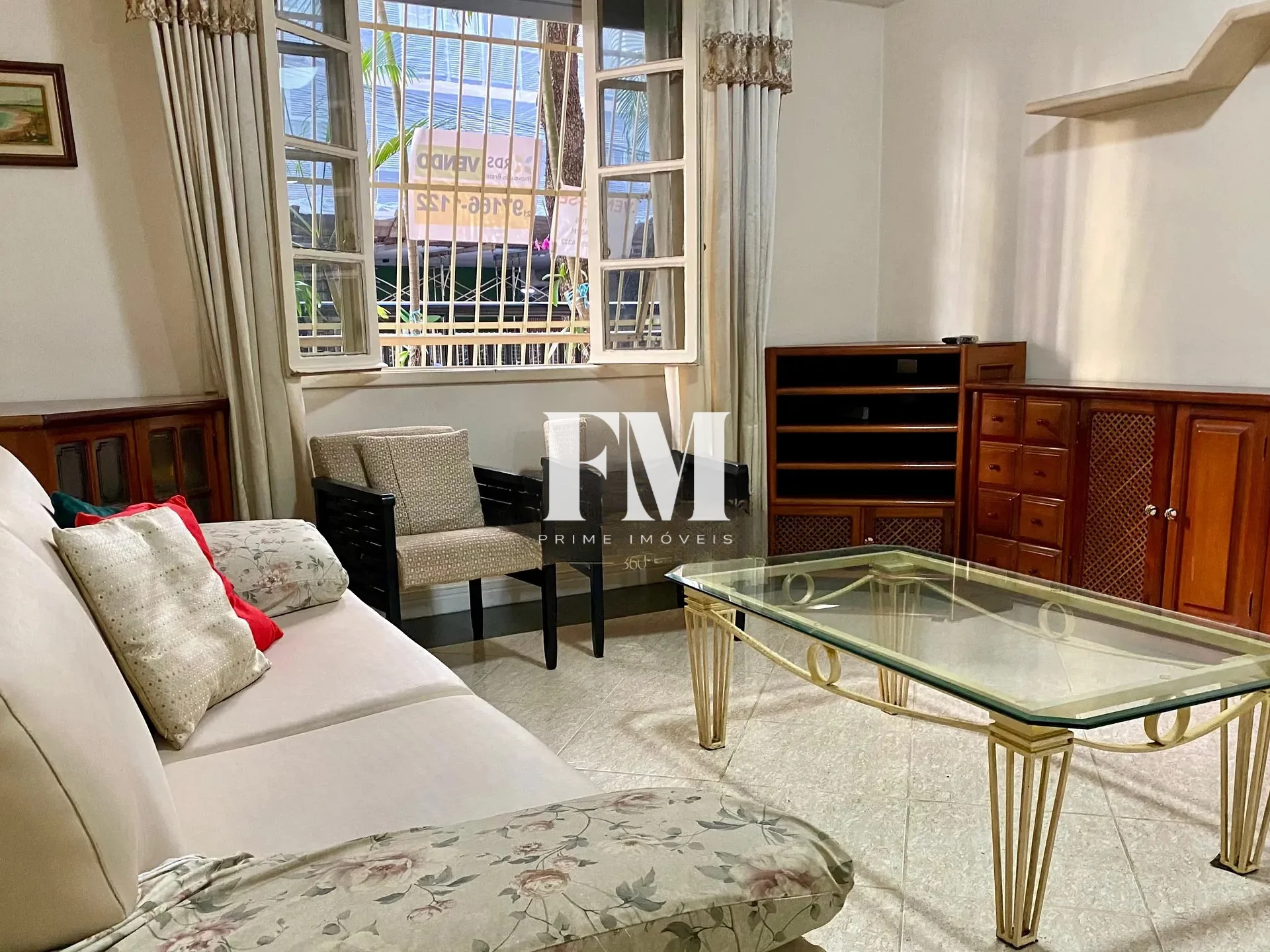 Oportunidade na quadra da praia Copacabana, Posto 3! Apartamento modernizado à venda, 2 quartos , s — foto 1