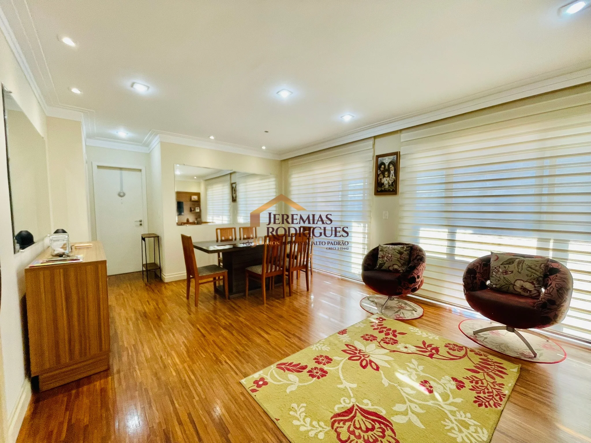 Apartamento à venda no Edifício Sauípe em Taubaté/SP.