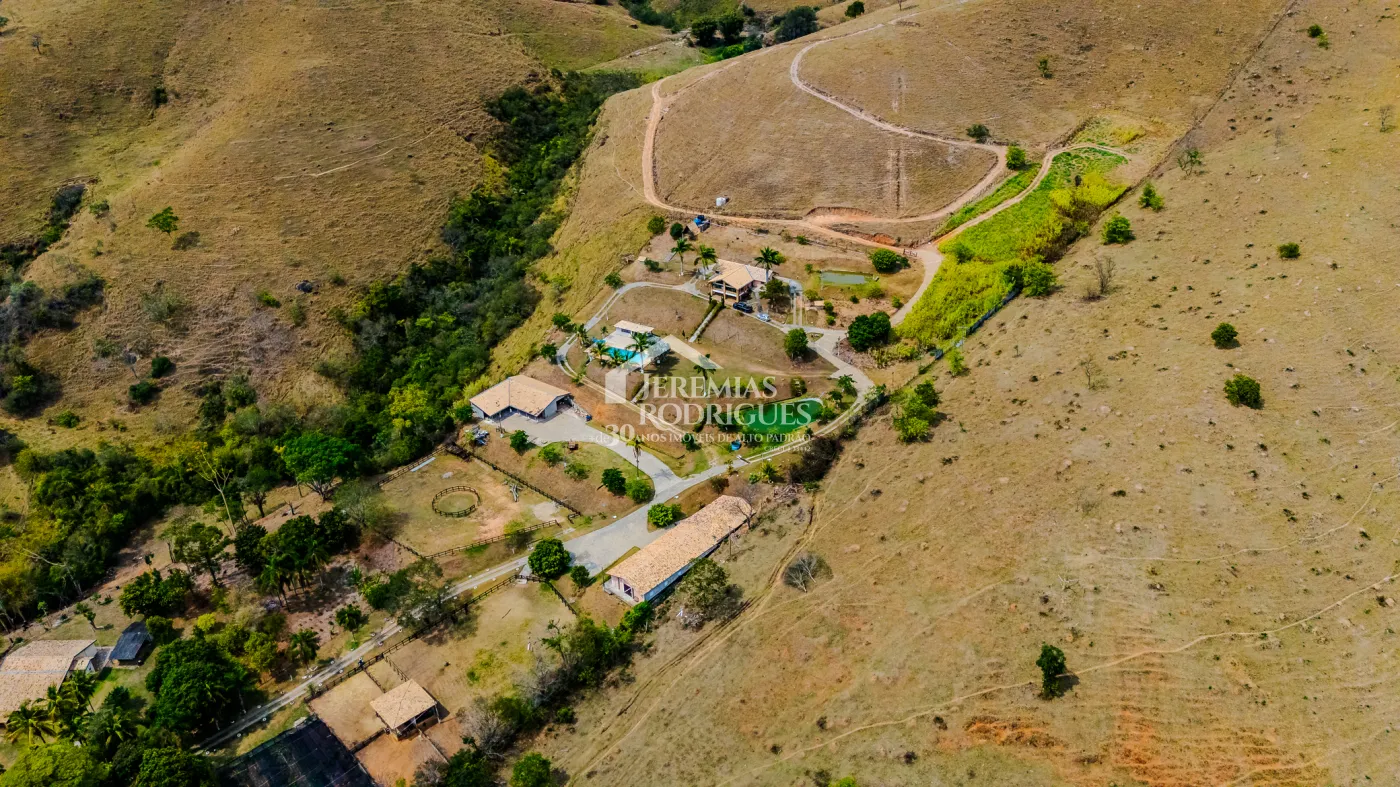 Sítio à venda em Caçapava/SP.