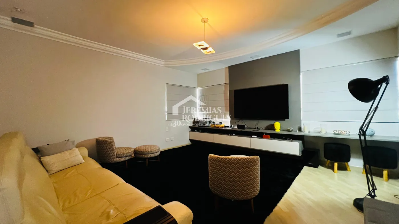 Casa para venda e locação com 6 dormitórios no Condomínio Chácaras Cataguá em Taubaté/SP.