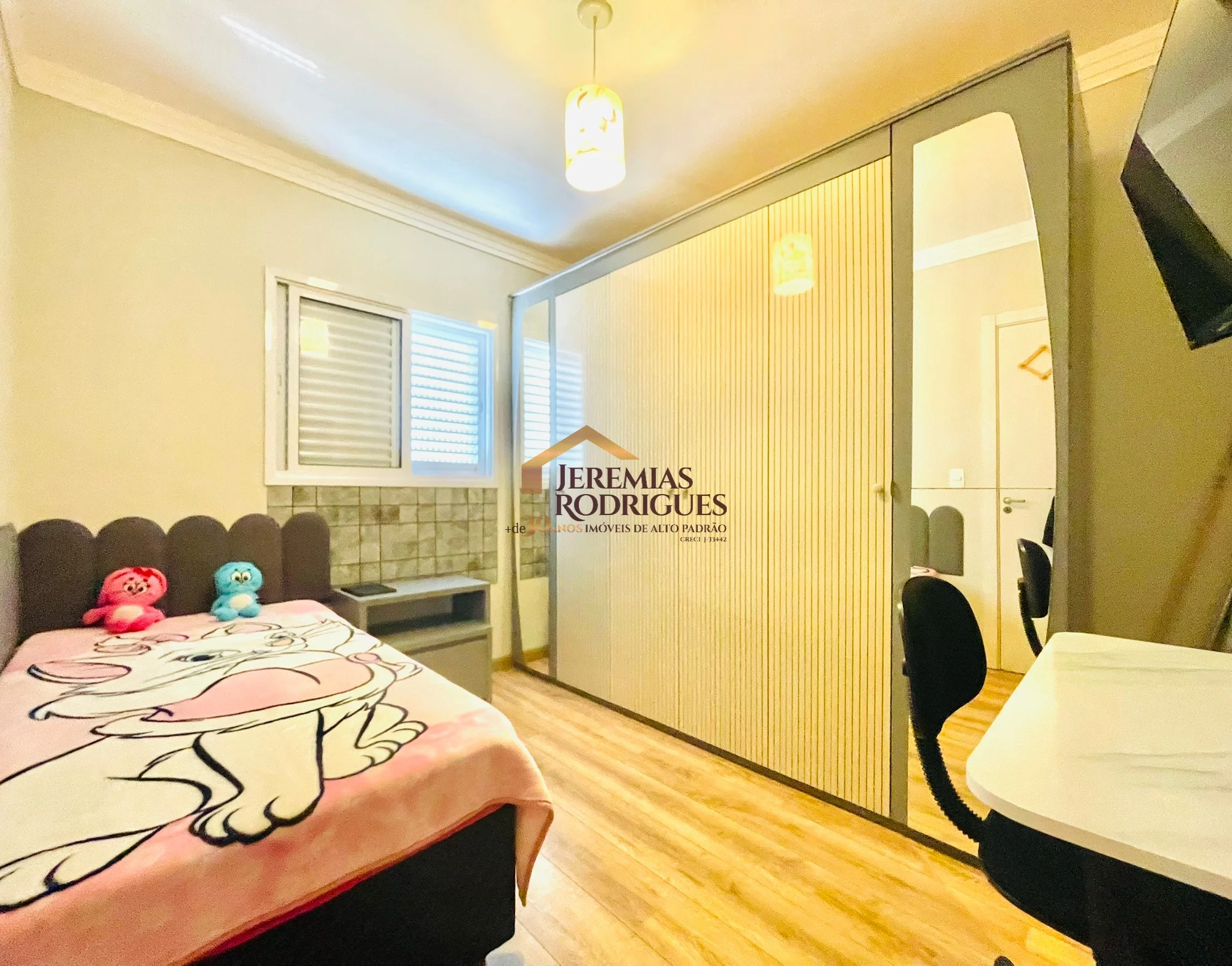 Apartamento à venda no Edifício Maison em Taubaté/ SP.