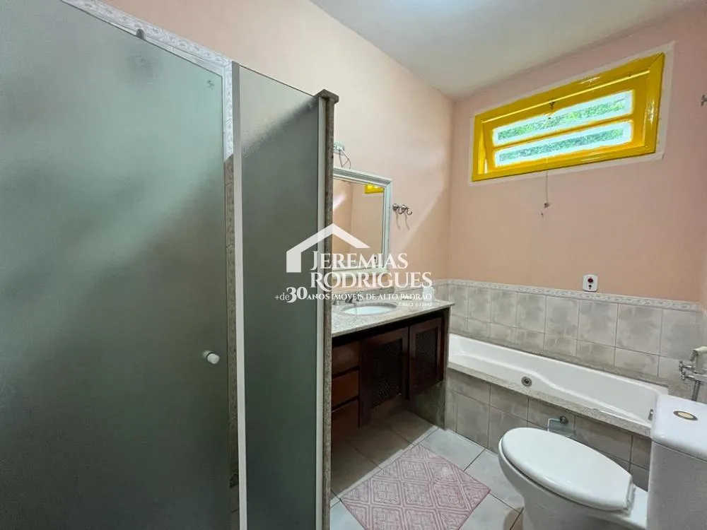 Chácara à venda com 2.000 m² no Condomínio Chácaras Cataguá, em Taubaté/SP.