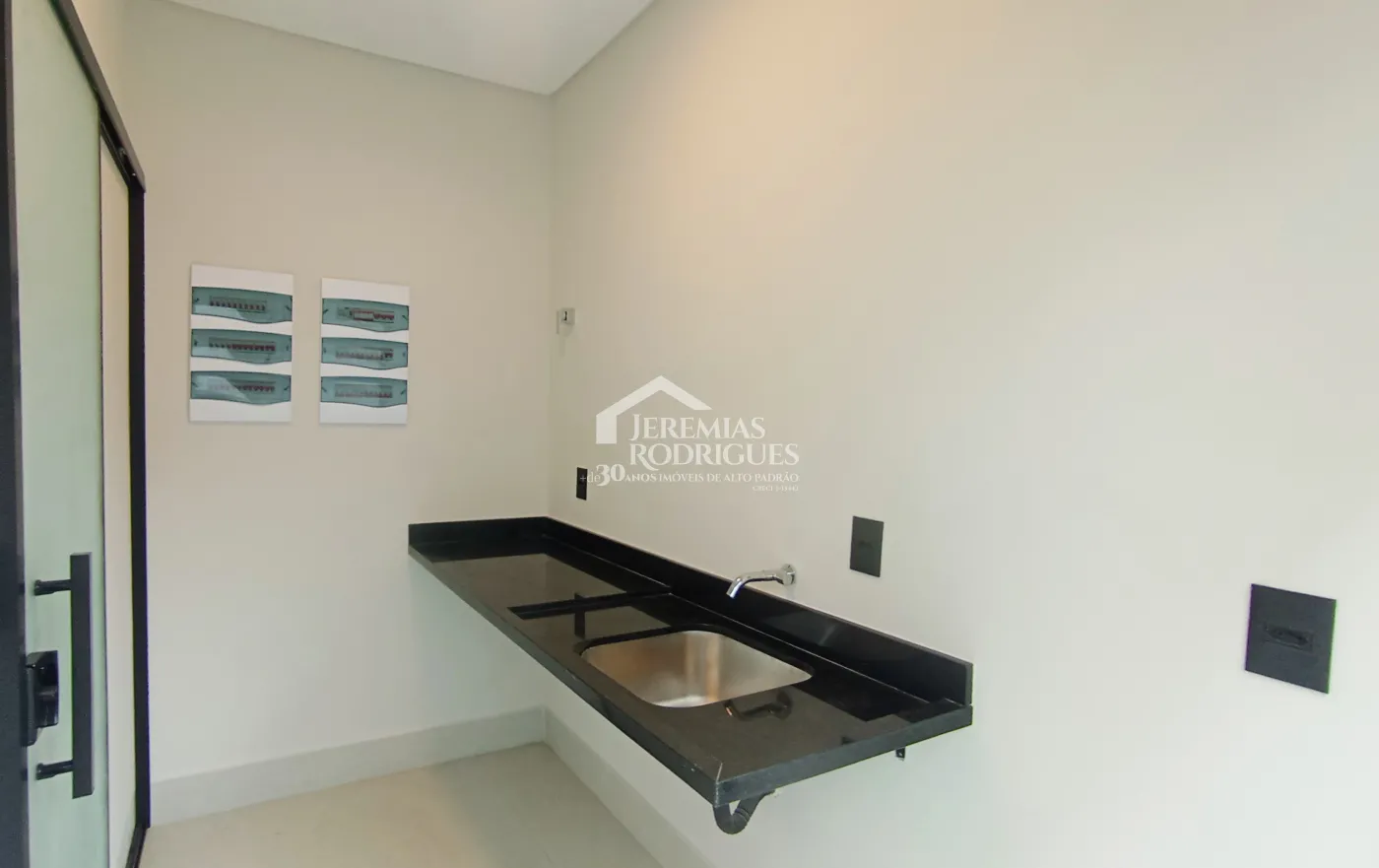 Casa à venda com 4 dormitórios no Condomínio Terras de San Marco em Taubaté/SP.