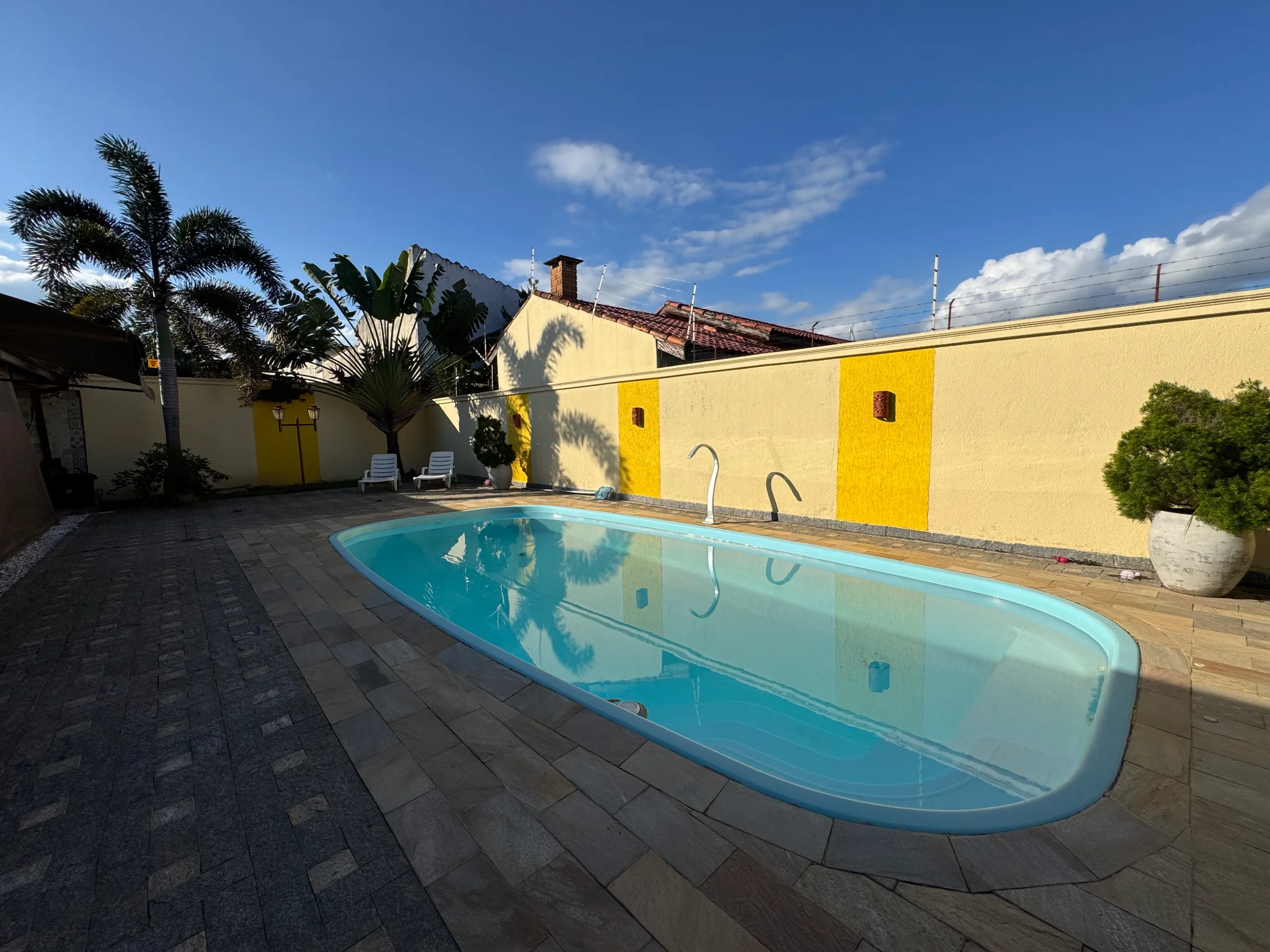 Casa à venda no bairro Jardim Residencial Doutor Lessa em Pindamonhangaba/SP. 