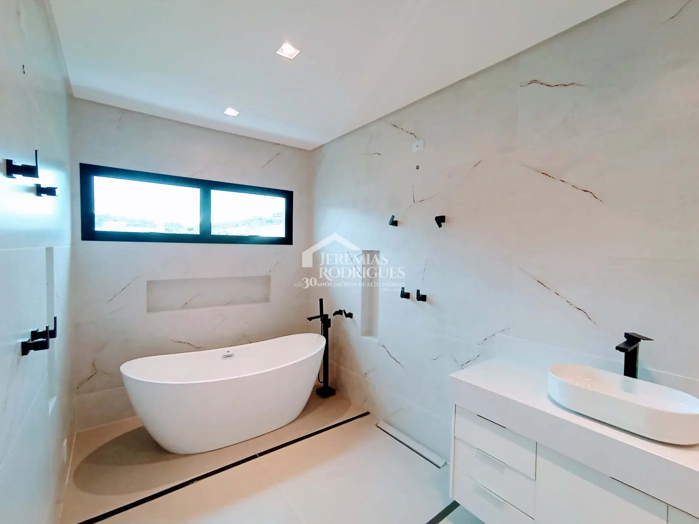 Casa à venda com 4 suítes no Condomínio Cyrella Landscape em Taubaté/SP