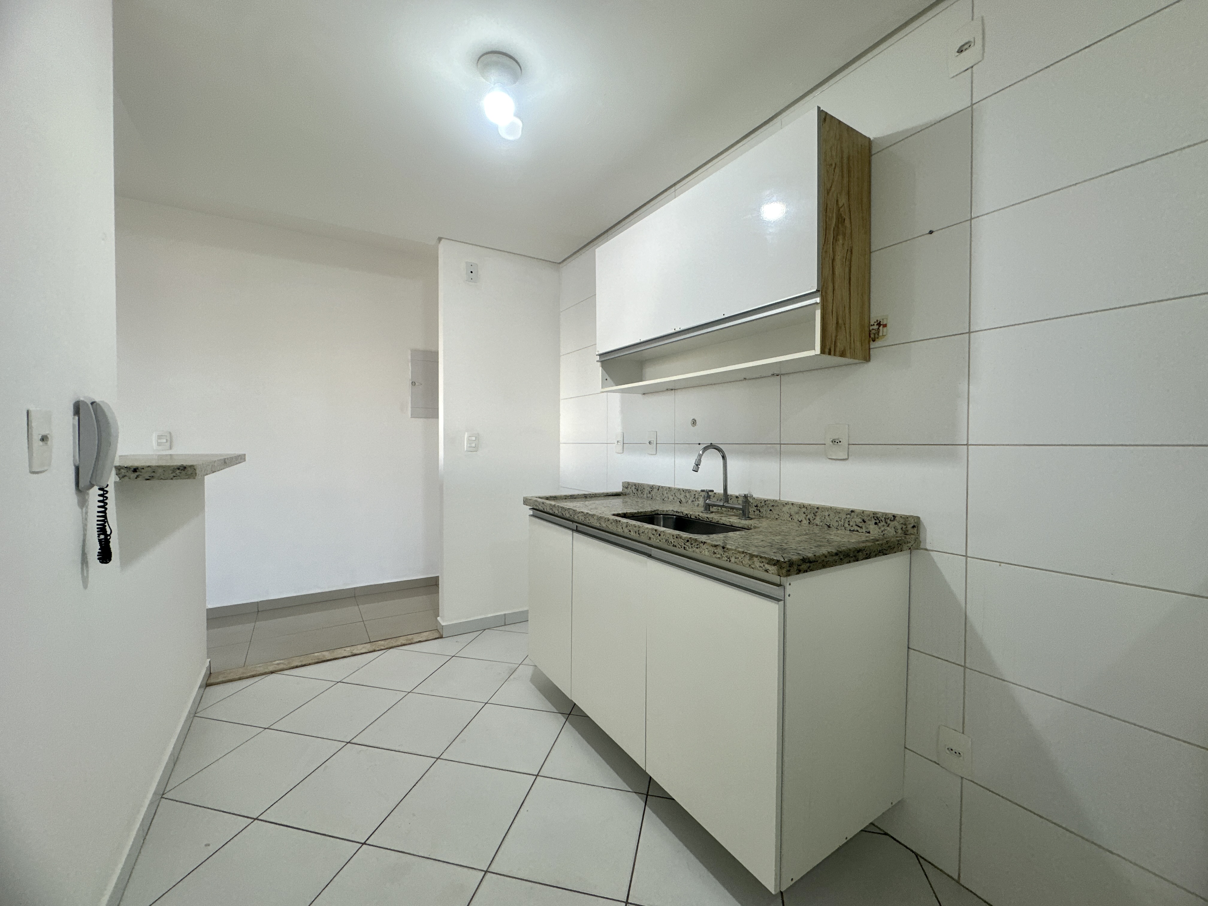 Apartamento para locação com 2 dormitórios, 75 m² no Edifício Camburi em Taubaté/SP