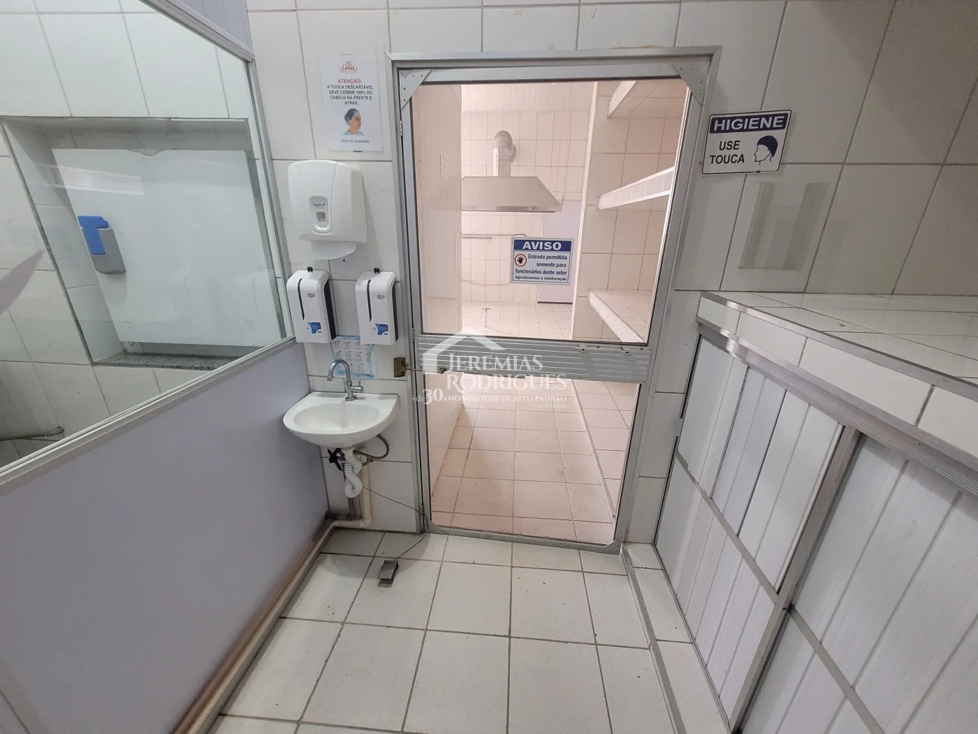 Cozinha industrial com 360 m² - Residencial Ouro Verde - Pindamonhangaba/SP.
