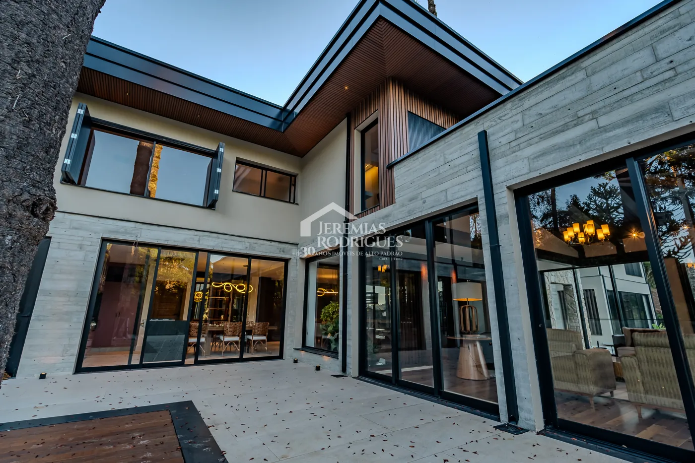 Casa de 2727 m² à venda por R$ 15.000.000,00 - Campos do Jordão/SP