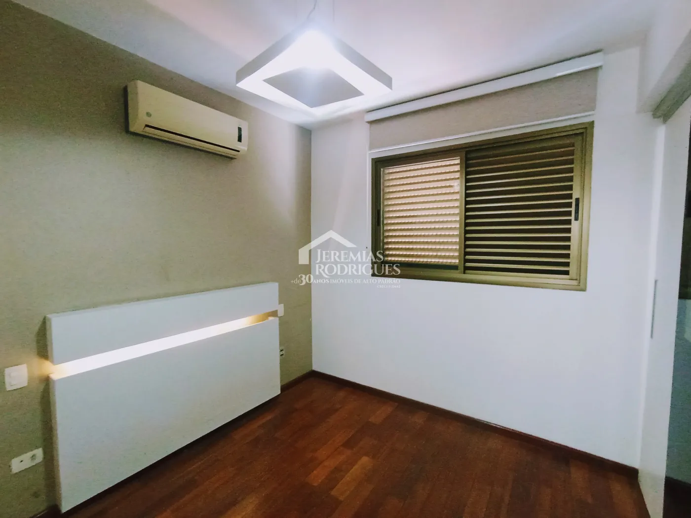 Apartamento com 2 dormitórios, 107 m² - Edifício Jabuticabeiras - Taubaté/SP.