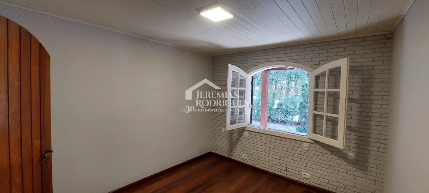 Casa com 3 dormitórios no Bairro Capivari - Campos do Jordão/SP