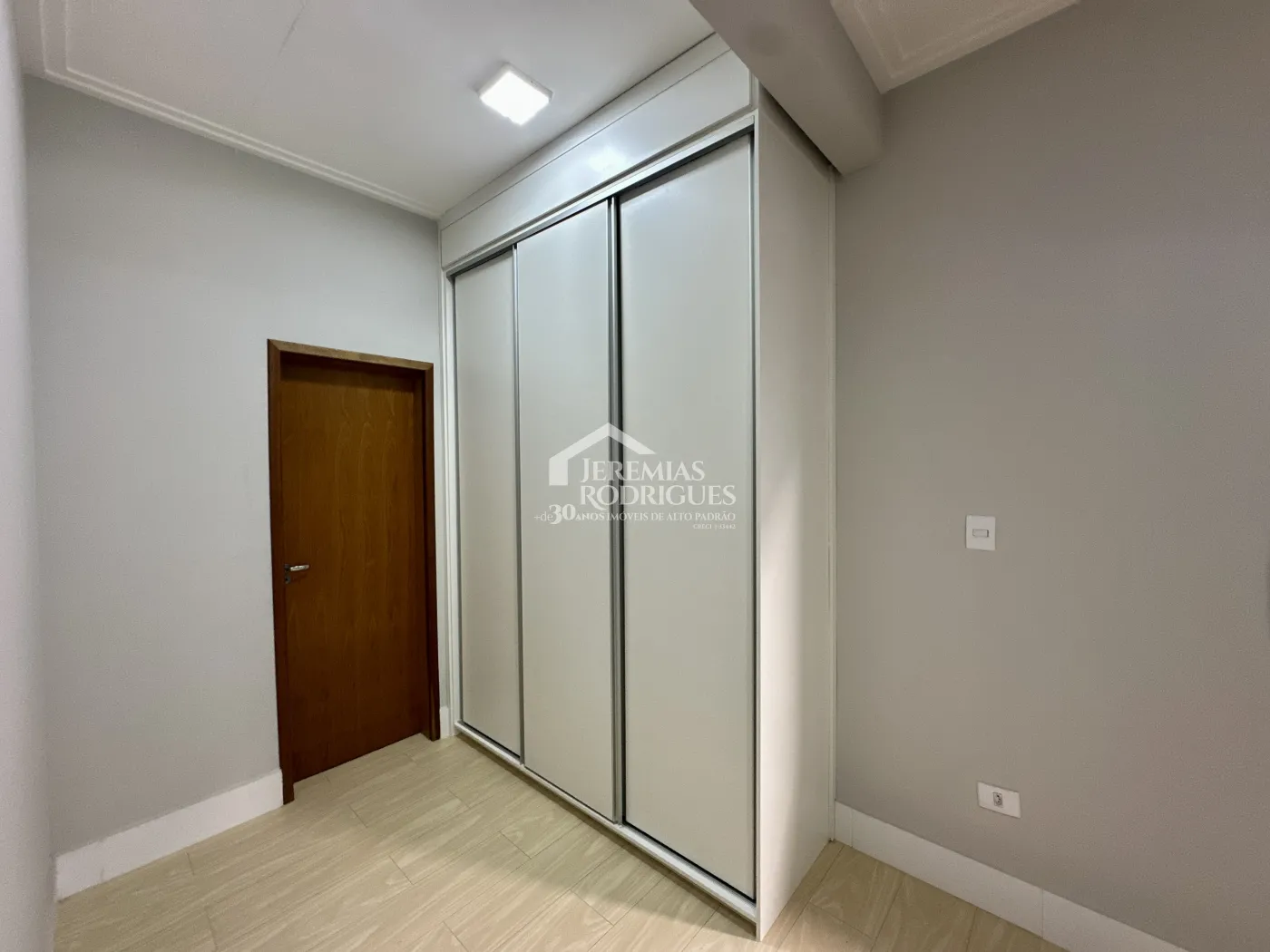 Casa para locação com 3 dormitórios no Condomínio Parque das Araucárias em Tremembé/SP